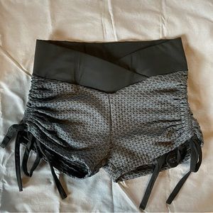 Women’s Medium Grey & Black Booty Defining Shorts